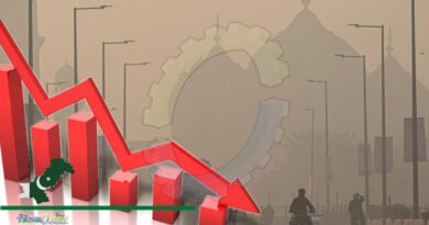 The average age of citizens of Lahore has reduced by 2_7 years due to the rising phenomenon of smog