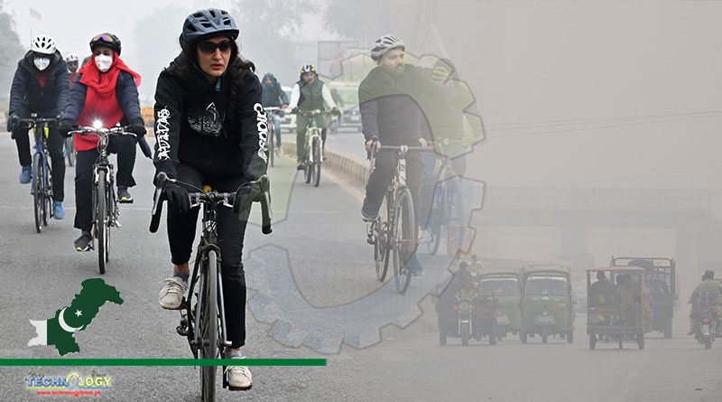 Brave Cyclists Take Part In Smog Awareness Campaign in Lahore