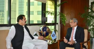 Federal Minister for Overseas Pakistanis & HRD visits COMSATS